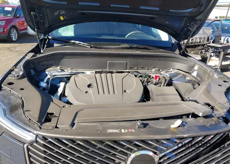 2025 Volvo Xc90 B5 Core z USA, uszkodzony, nr VIN YV4M12PA2S1377030